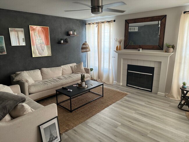 Building Photo - Fully Furnished Three Bedroom Spring Valle...