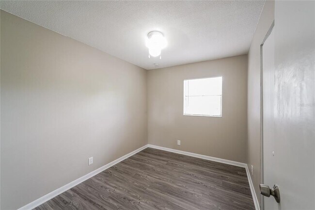 Building Photo - 602 Clayton Cir