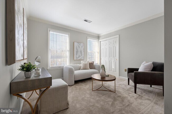 Building Photo - 8815 Surrey Ct