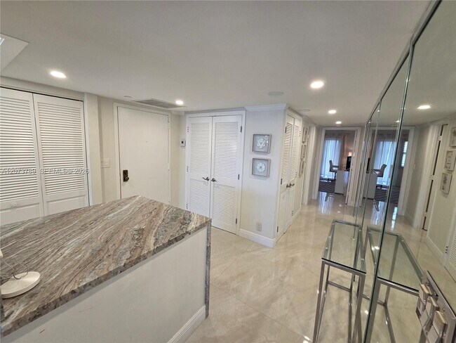 Building Photo - 4900 N Ocean Blvd