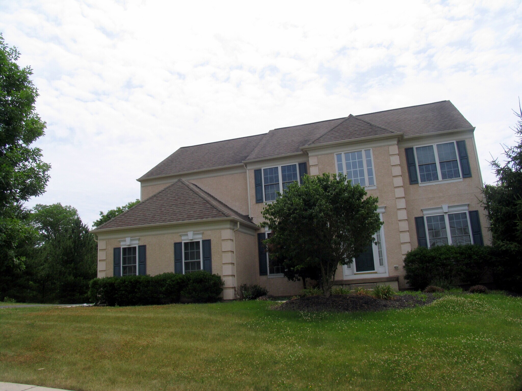 Building Photo - 2812 River Willow Dr