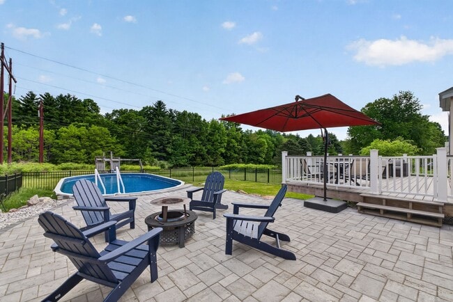 Building Photo - Spacious Stratham Home | Semi-In Ground Pool | Finished Basement | AVAILABLE AUGUST 1st