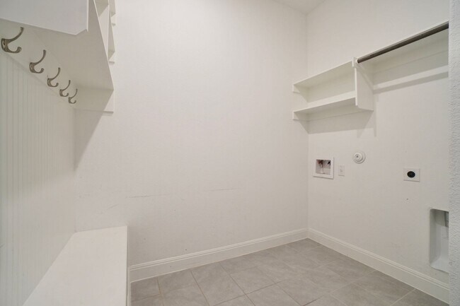 Building Photo - 18116 Leccion Dr