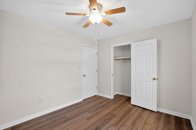 Building Photo - 15980 Crowfoot Ct