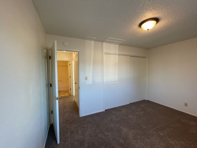 Building Photo - (OTM) 520-550 Summer [PRM: Marlene] (4)