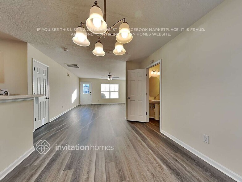 Building Photo - 1422 Moondance Ln