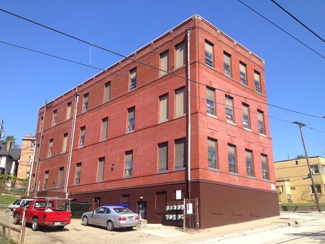 Rear Building Photo - Bell Apartments