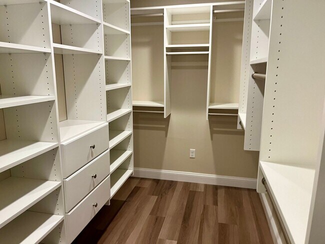 Building Photo - Lawton Lane Management