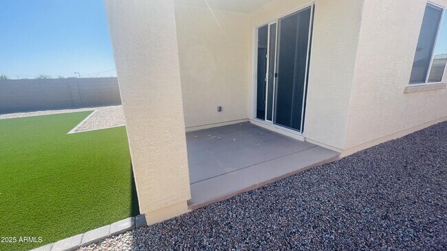 Building Photo - 36425 W Maddaloni Ave
