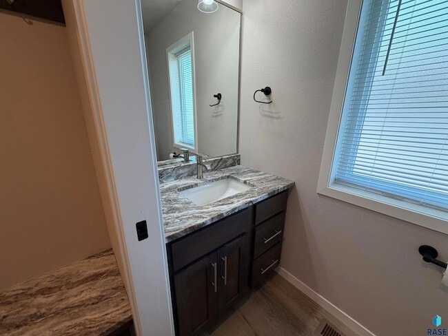 Building Photo - 2607 E Sunburst Dr