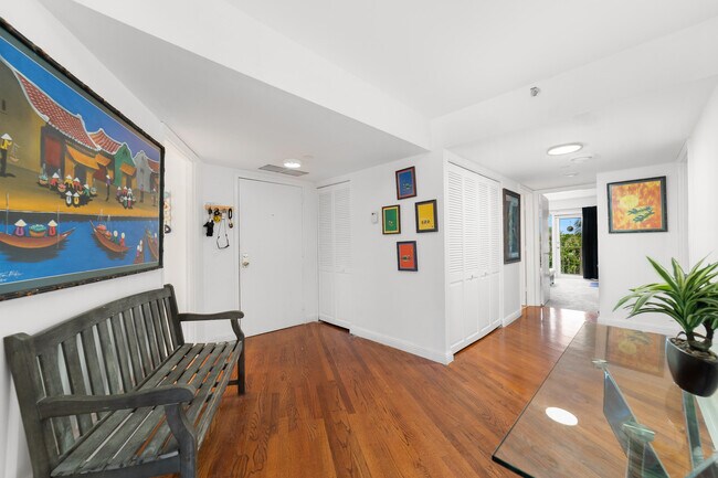 Building Photo - 4301 N Ocean Blvd