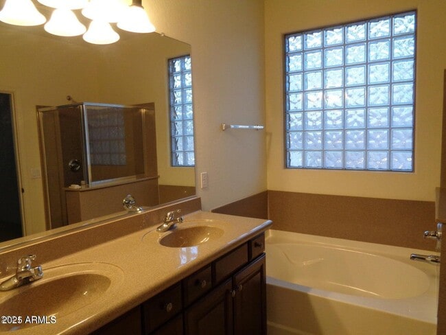 Building Photo - 2653 E Canyon Creek Dr