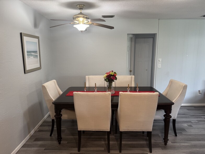 Dining Room - 1063 Wexford Way