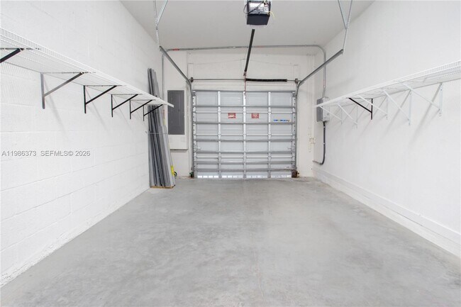 Building Photo - 846 SE 19th St