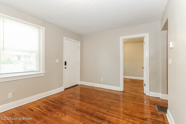 Building Photo - 415 N 42nd St