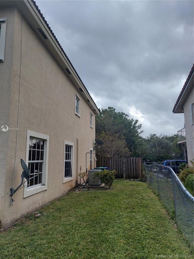 Building Photo - 7991 NW 44th Ct