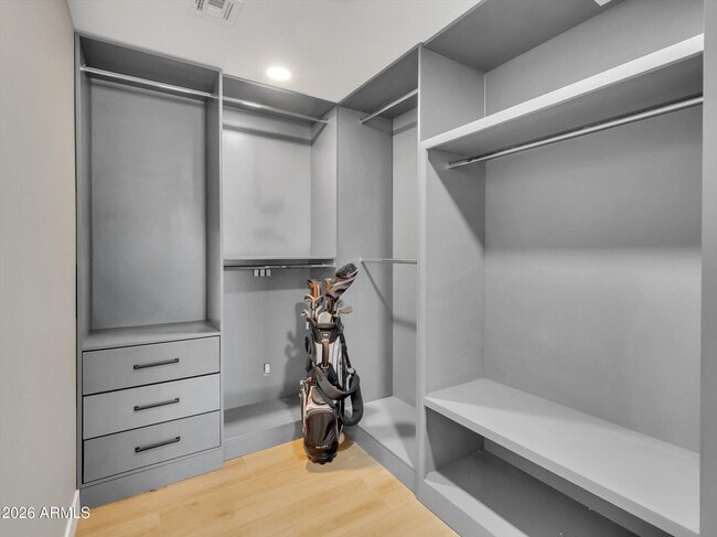 Building Photo - 5122 W Fallen Leaf Ln