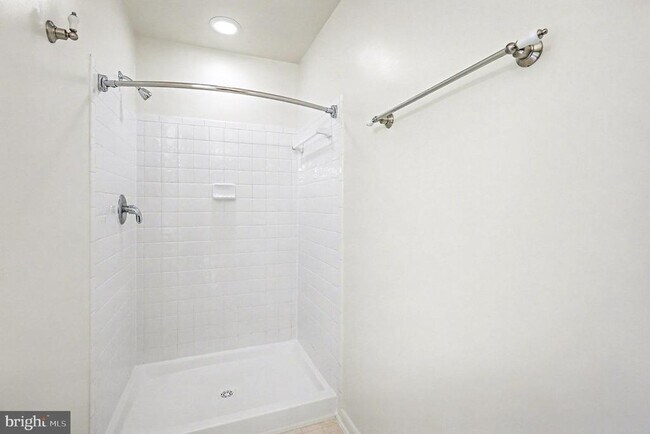 Building Photo - 13828 Londonderry Ct