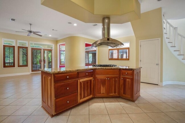 Building Photo - 7516 Pinehurst Ct