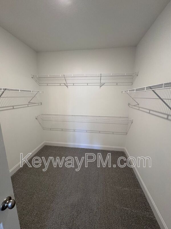 Building Photo - 2106 Denmark Ave SE