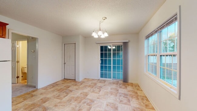 Building Photo - 252 Smallwood Rd
