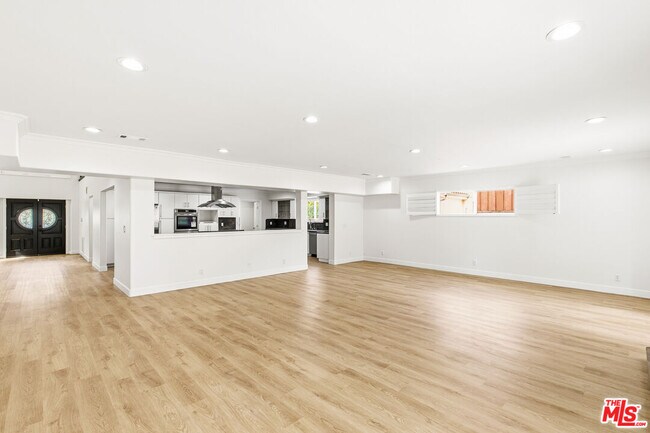 Building Photo - 23114 Mariano St