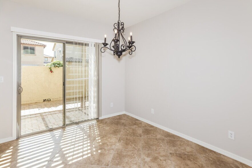 Building Photo - 41362 N Miles Ct