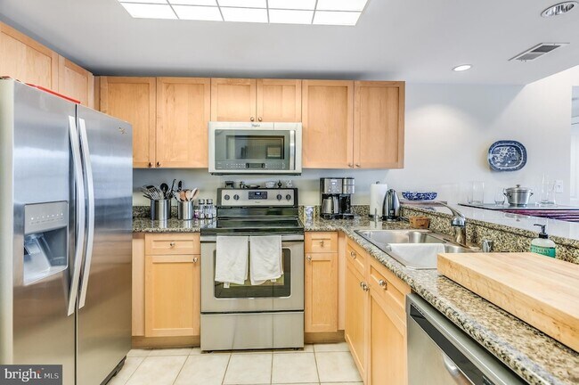 Building Photo - 777 7th St NW