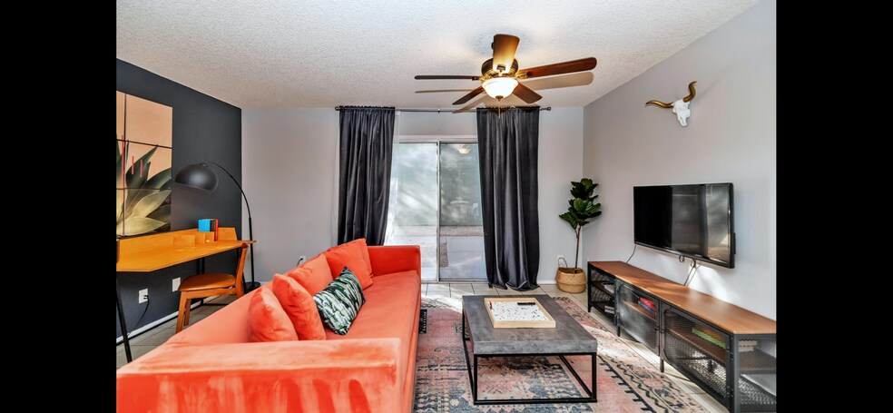 Building Photo - 122 S Hardy Dr