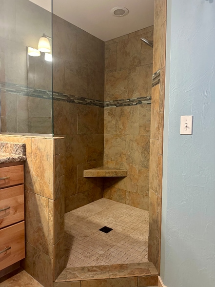 Building Photo - 1719 Euclid Ave