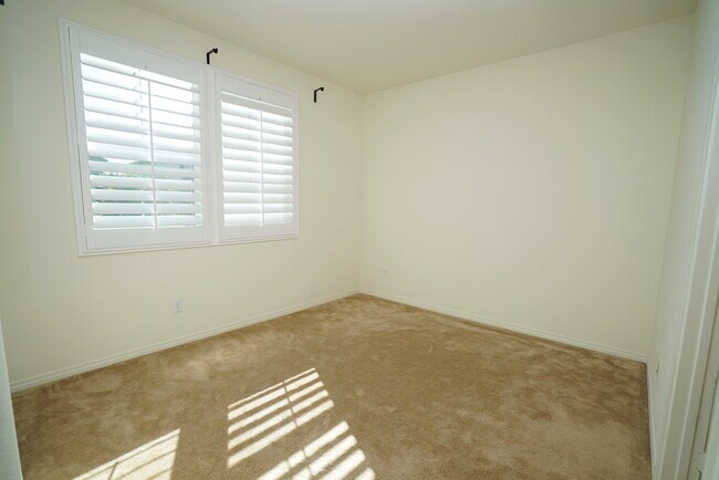 Building Photo - River Village 4 Bedroom Home in Santa Clarita.