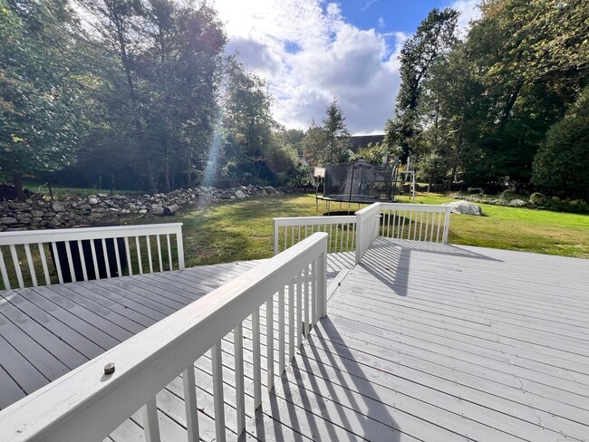 Building Photo - 267 Thunder Hill Dr