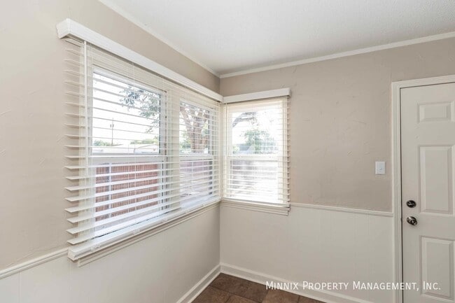 Building Photo - 3001 S Monroe St