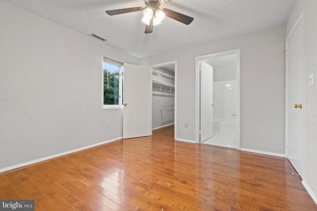 Building Photo - 902 Aspen Dr