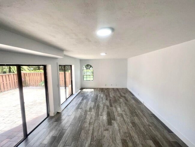 Building Photo - 8104 Severn Dr