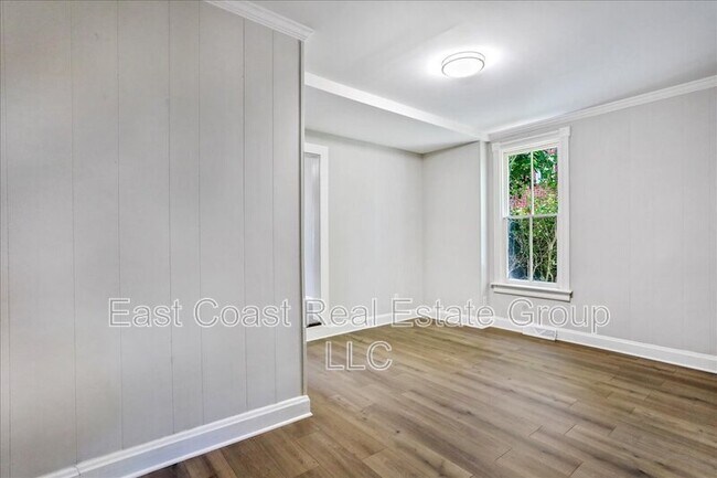 Building Photo - 803 S Potomac St