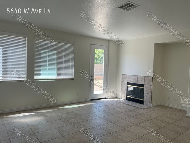 Building Photo - 5640 W Ave L4
