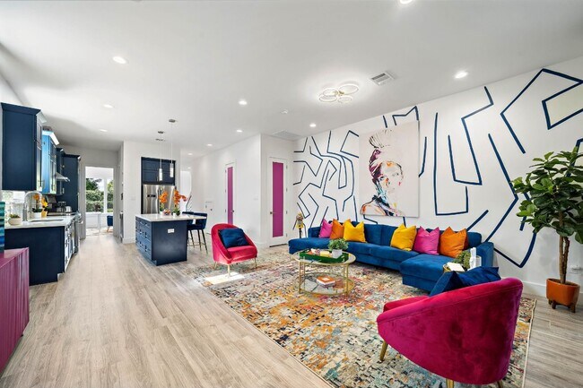 Building Photo - 207 E 38th St