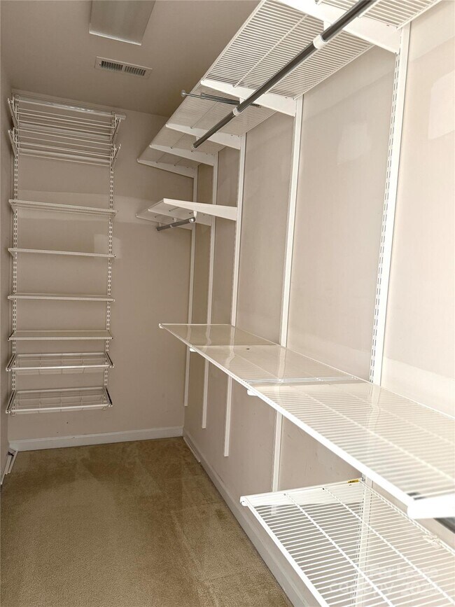 Building Photo - 8005 Flanders St