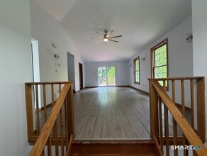 Building Photo - 1539 Farmington Ave