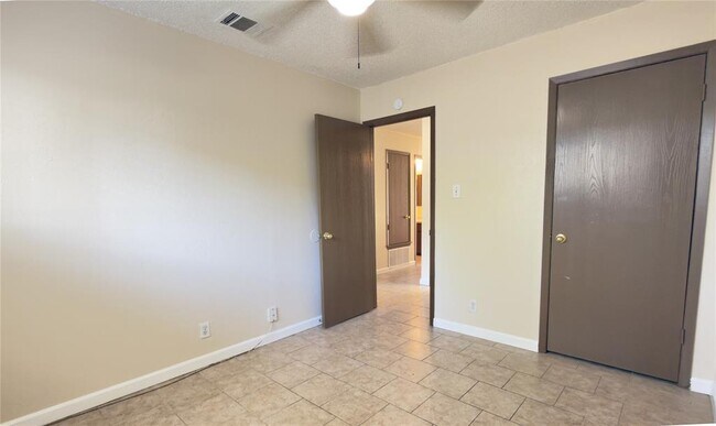 Building Photo - 10708 Lanshire Dr