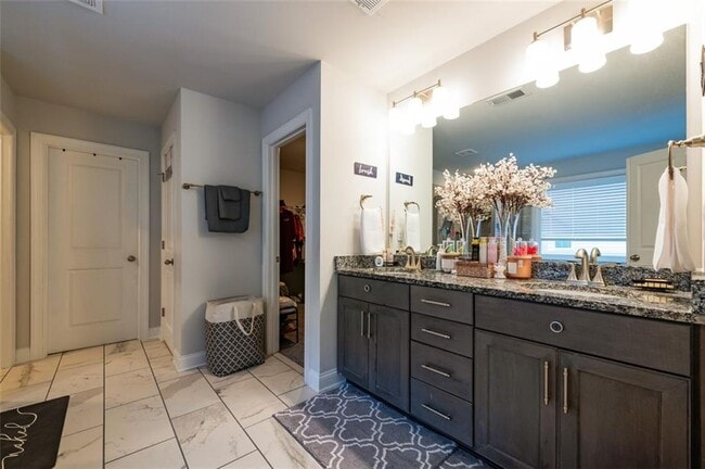 Building Photo - 3760 Lindsy Brooke Ct