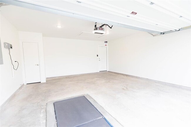 Building Photo - 8708 Poppey Pl