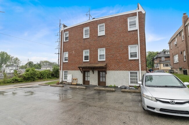 Building Photo - 145 Isabel Ave