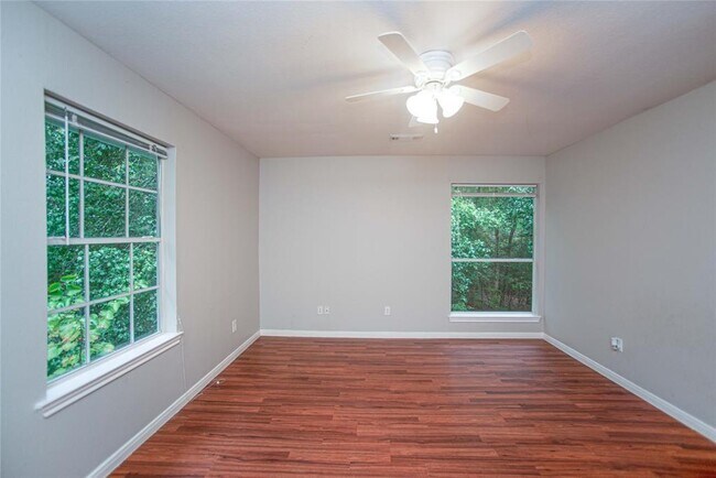Building Photo - 1 Lake Forest Ct