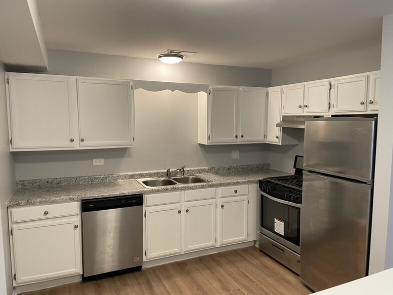 Building Photo - 2252 Abbeywood Dr