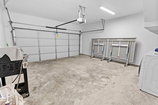 Building Photo - 6740 Peerless St