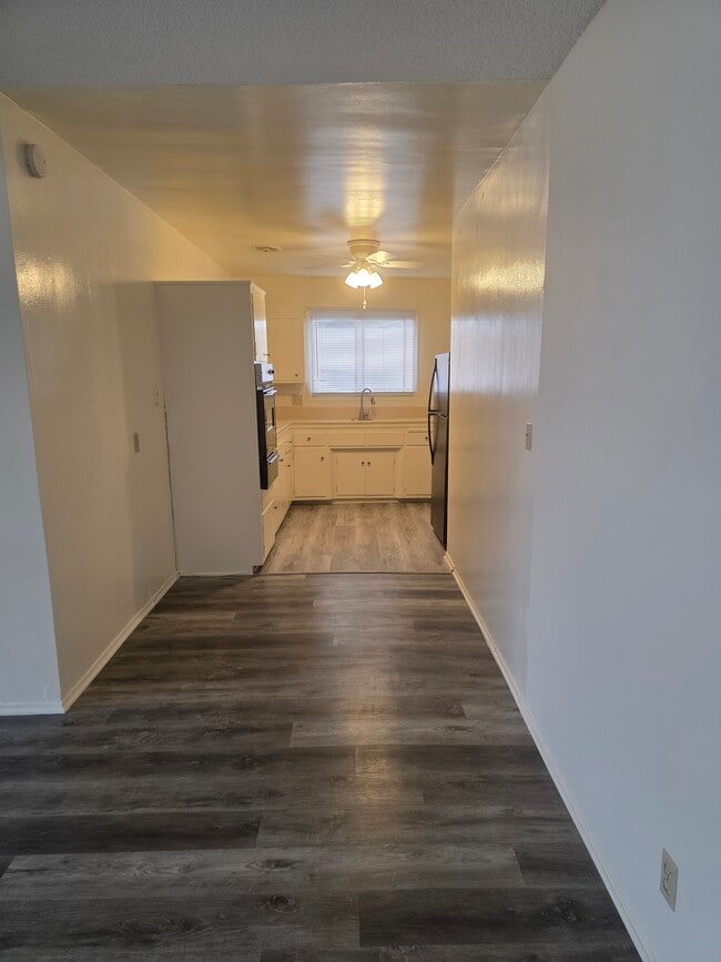 Building Photo - 427 Avenue G Ave