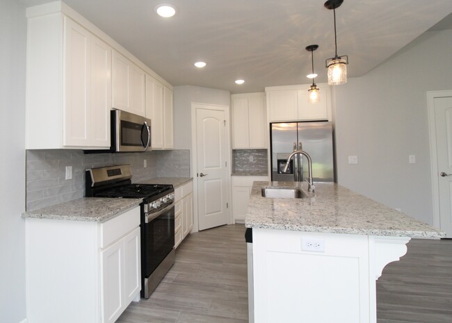 Building Photo - 1045 Autumn Royal Ave