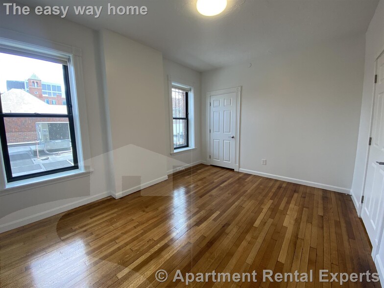 Building Photo - 434 Massachusetts Ave